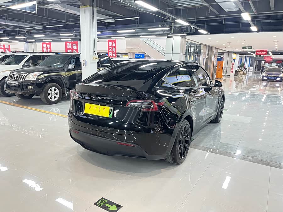 Tesla Model Y 2023 #16 Tesla Model Y 2023 car image #16
