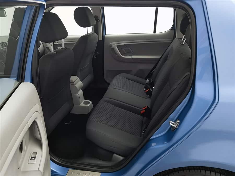 Skoda Fabia 2012 car image #16