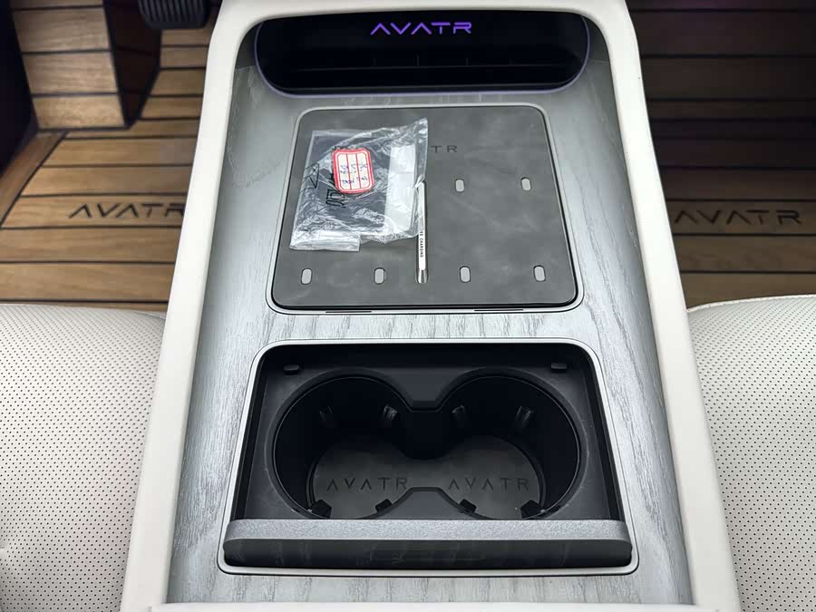 Avatr 12 2023 #16 Avatr 12 2023 car image #16
