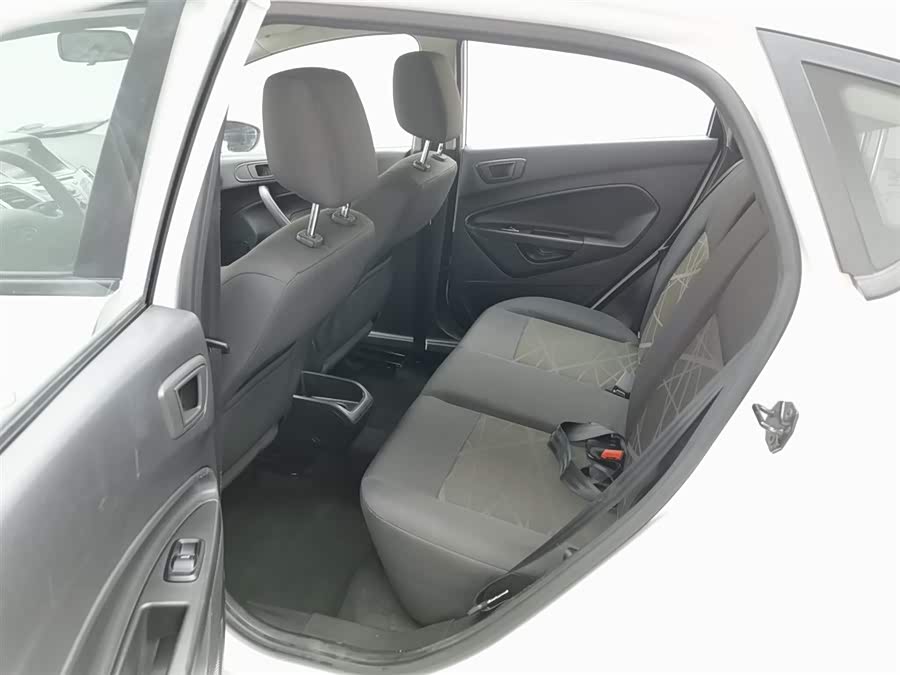 Ford Fiesta 2014 car image #16