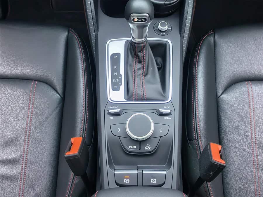 Audi Q2L 2023 #16 Audi Q2L 2023 car image #16