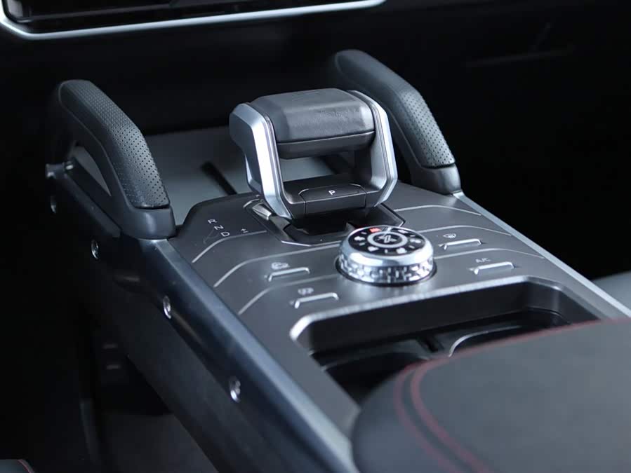 Jetour Traveller 2024 car image #16