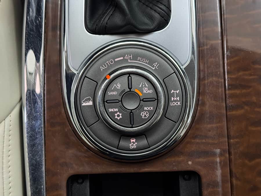 日产 途乐 2018 汽车图片 #16