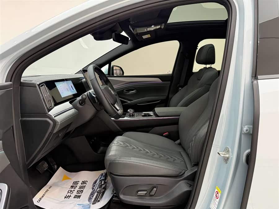 BYD SongL DM-i 2025 #16 BYD SongL DM-i 2025 car image #16