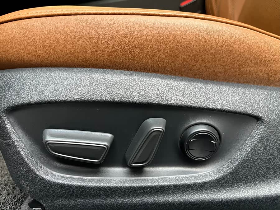 Toyota Avalon 2022 car image #16