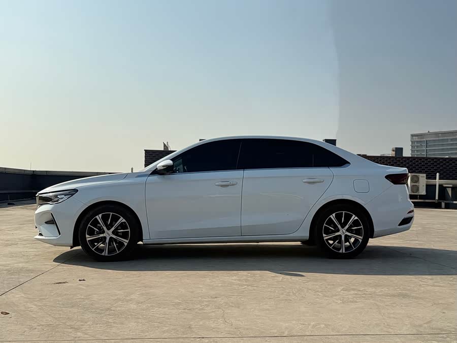 GEELY Emgrand 2022 car image #16