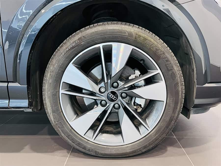 Audi Q2L 2024 imagem de carro #16