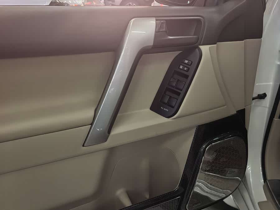 Toyota Land Cruiser Prado 2018 car image #16