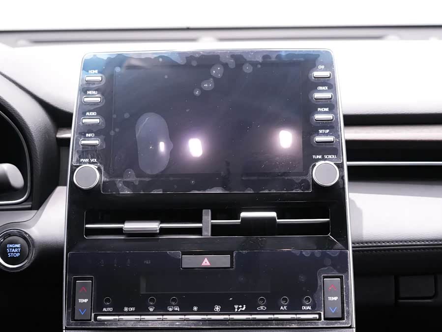 Toyota Avalon 2019 car image #16