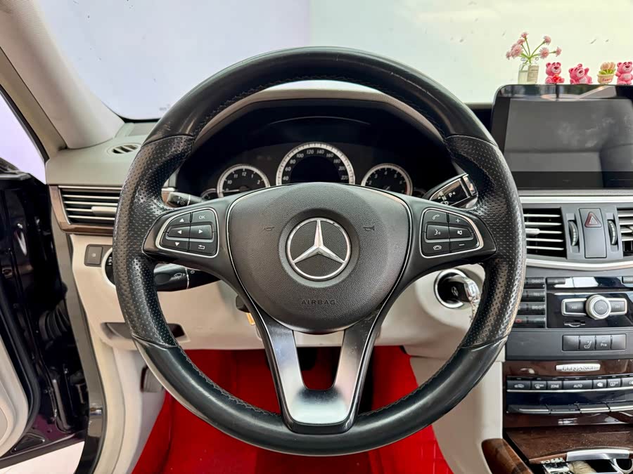 Mercedes-Benz E Class 2012 car image #16