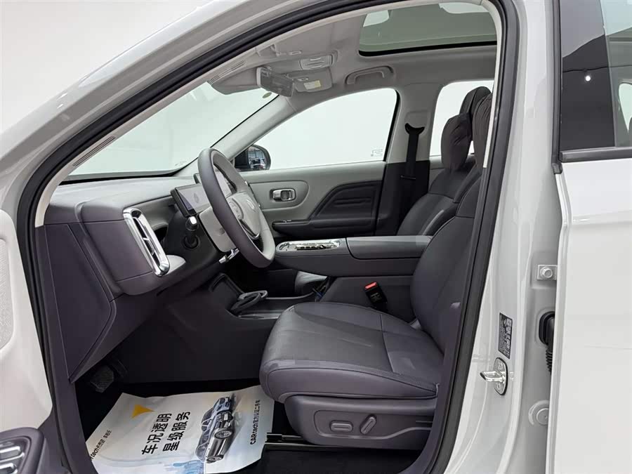 零跑汽车 零跑B10 2025 汽车图片 #16