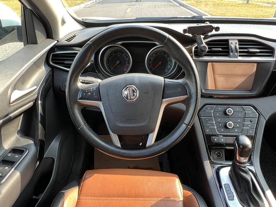 MG GS 2016 car image #16