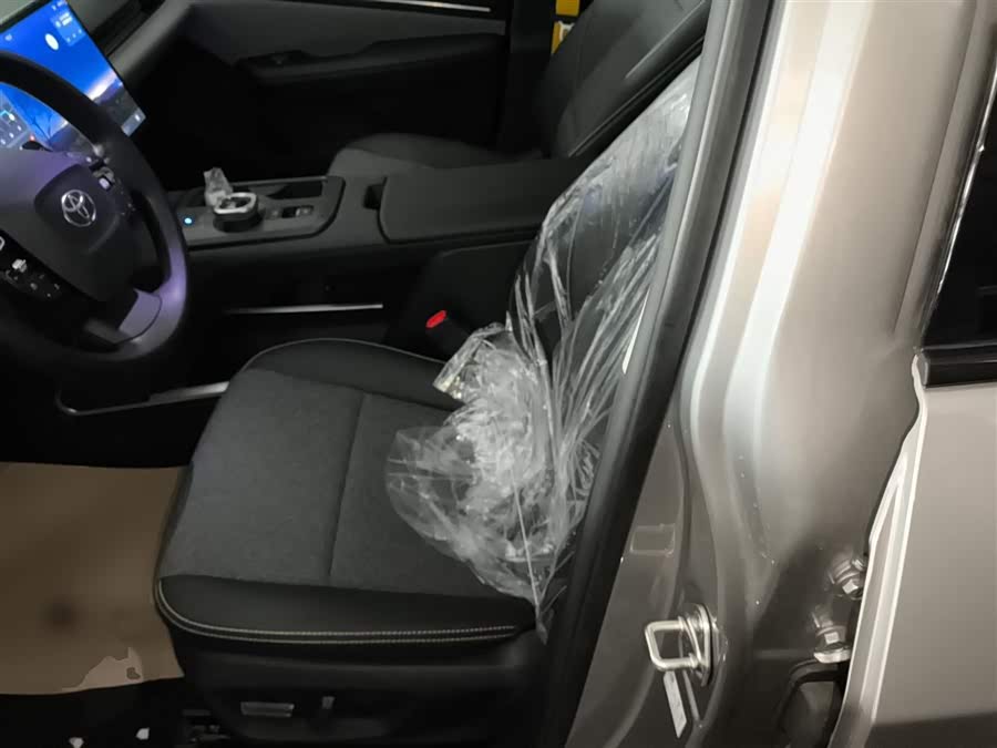 Toyota bZ5 2025 car image #16