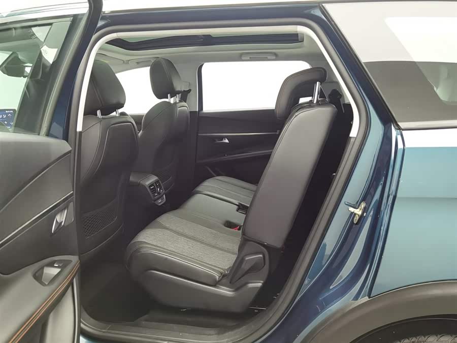 Peugeot 5008 2018 car image #16