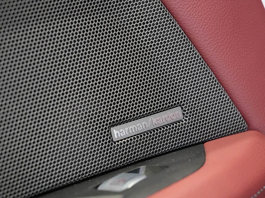 BMW i4 2023 car image #16