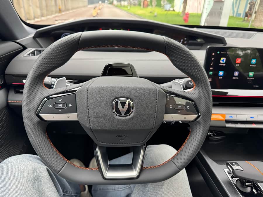 Changan UNI-V 2025 immagine di auto #16