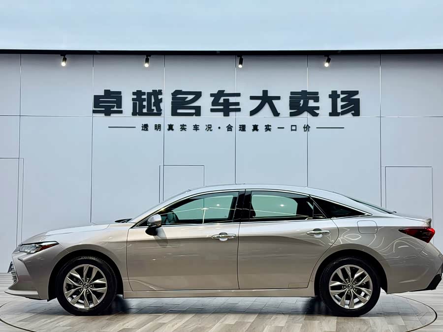 Toyota Avalon 2021 car image #16