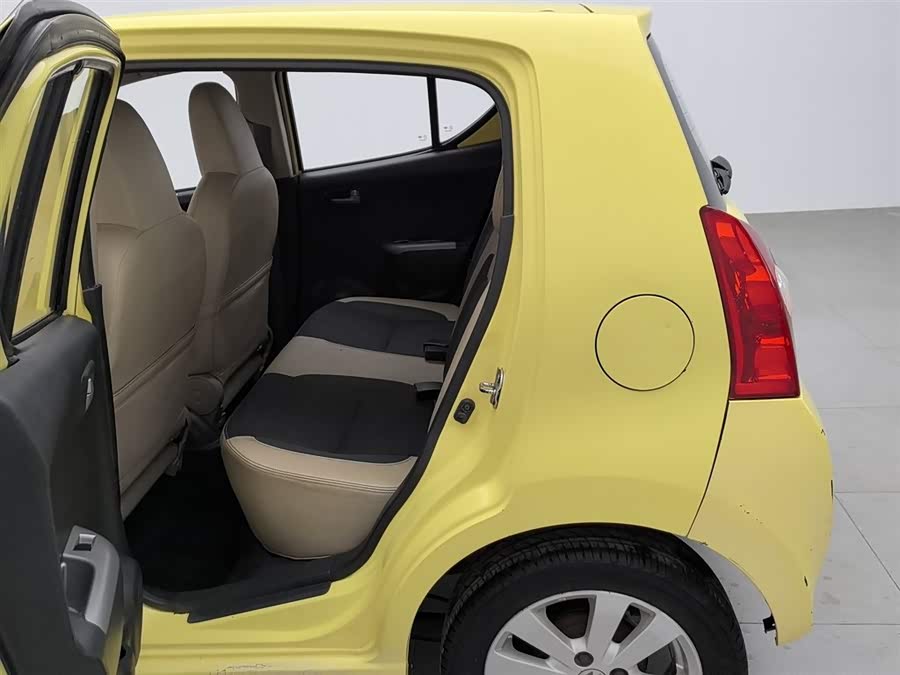 Suzuki Alto 2012 car image #16