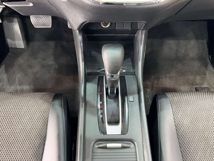 Honda Jade 2018 car image #16