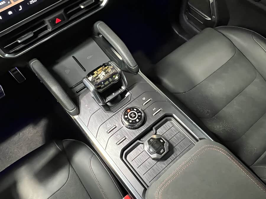 Jetour Traveller 2023 car image #16