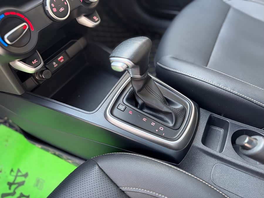 Kia K2 2018 imagen de coche #16