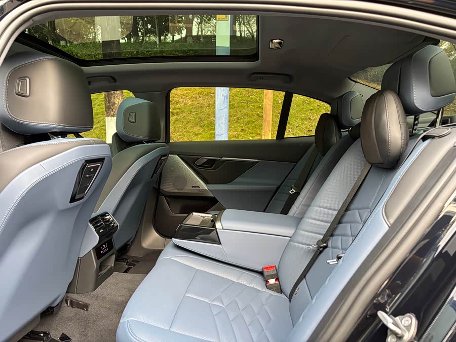 BMW i5 2024 #16 BMW i5 2024 car image #16