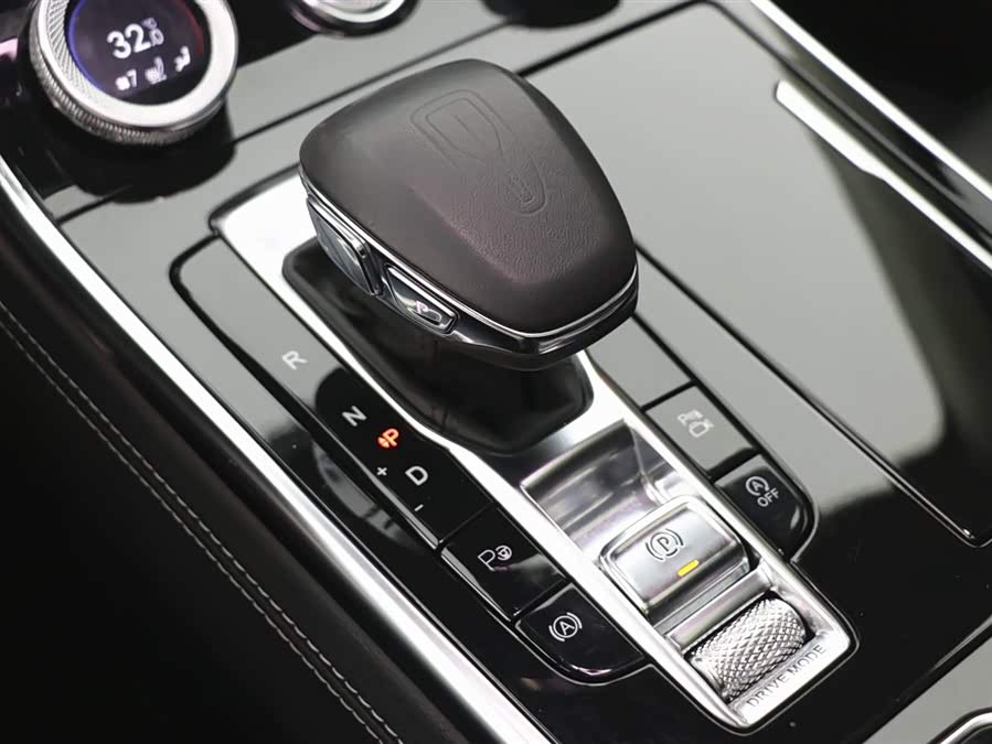 HongQi H9 2020 car image #16