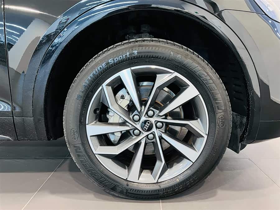 Audi Q5L 2023 car image #16