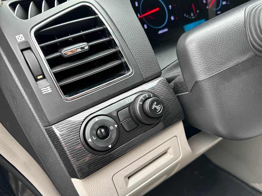 Chevrolet Captiva 2015 #16 Chevrolet Captiva 2015 image de voiture #16