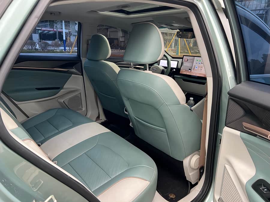 GEELY 2023 car image #16