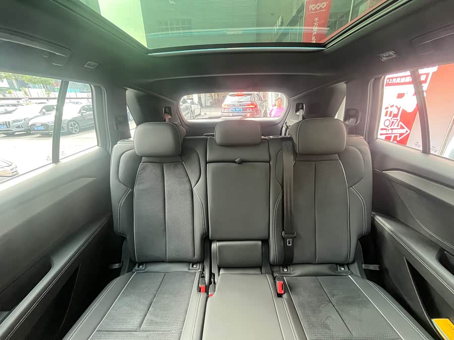 Audi Q5 e-tron 2024 صورة سيارة #16