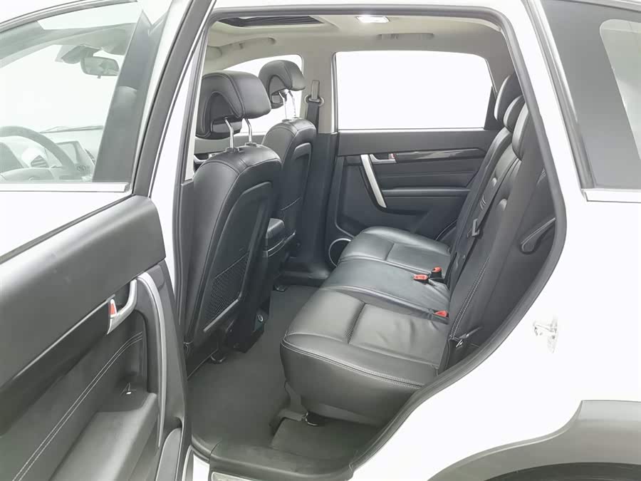 Chevrolet Captiva 2014 car image #16