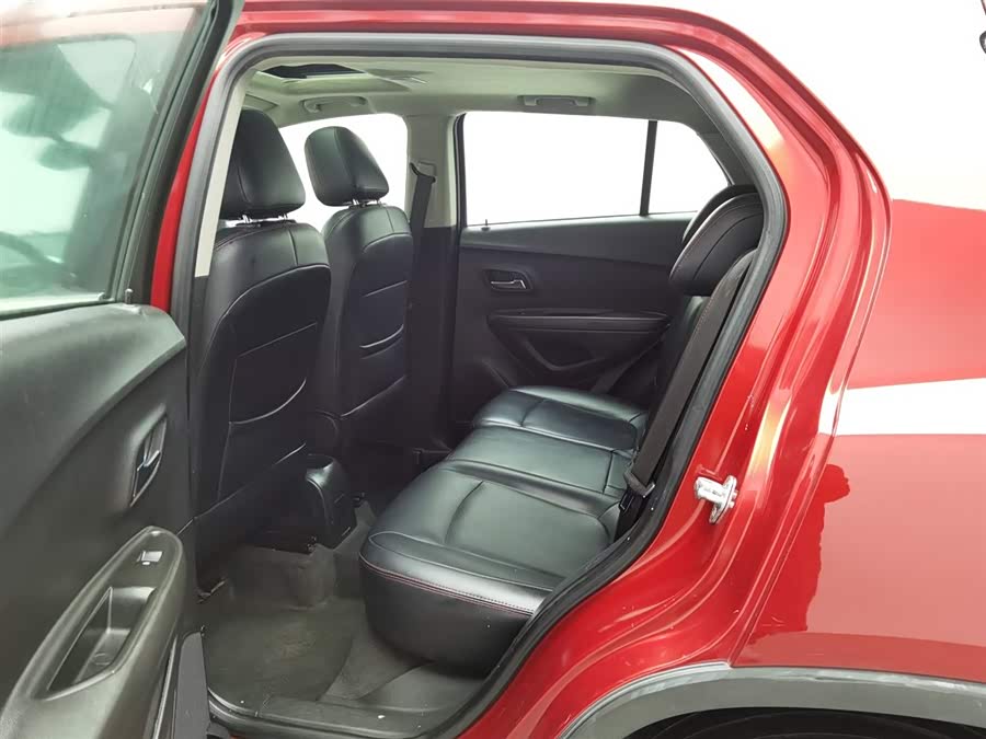 Chevrolet Tracker 2014 #16 Chevrolet Tracker 2014 car image #16