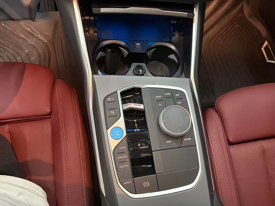 BMW i3 2023 car image #16