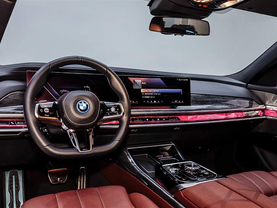 BMW i7 2024 car image #16