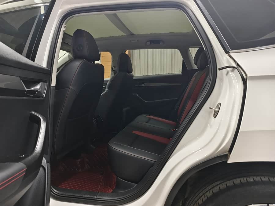 Skoda Karoq 2022 изображение автомобиля #16