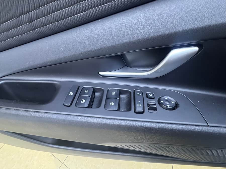 Hyundai Elantra 2022 car image #16