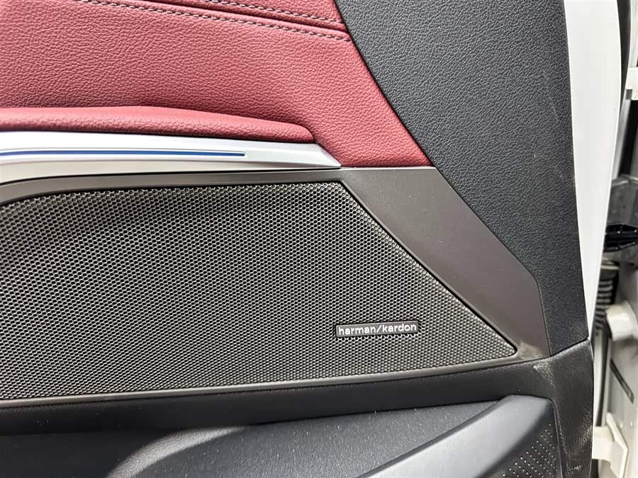 BMW i3 2023 car image #16