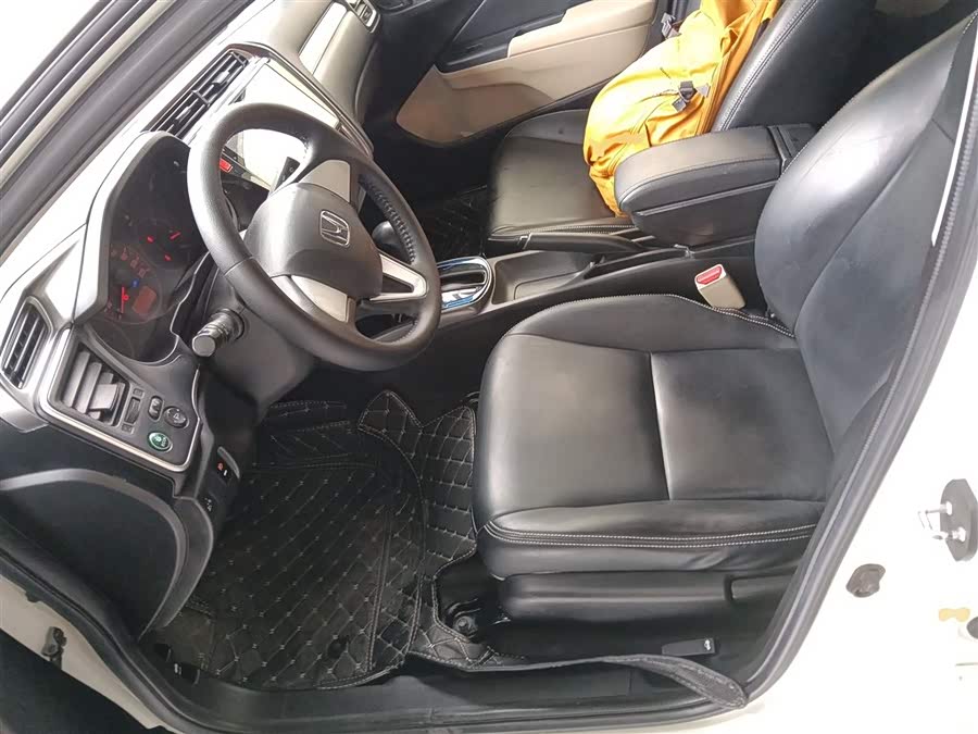 Honda Greiz 2017 #16 Honda Greiz 2017 car image #16