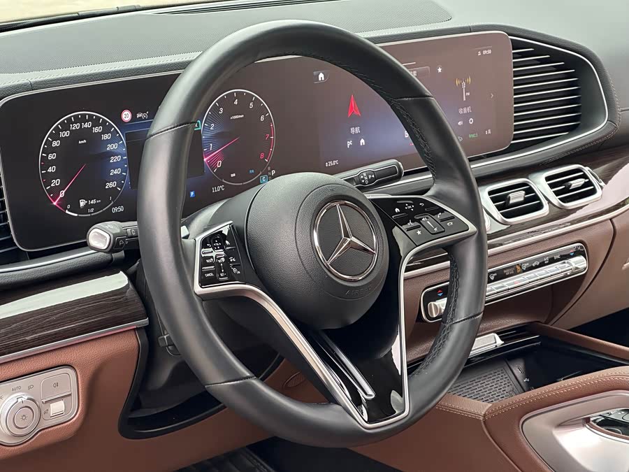 Mercedes-Benz GLE Class 2024 immagine di auto #16