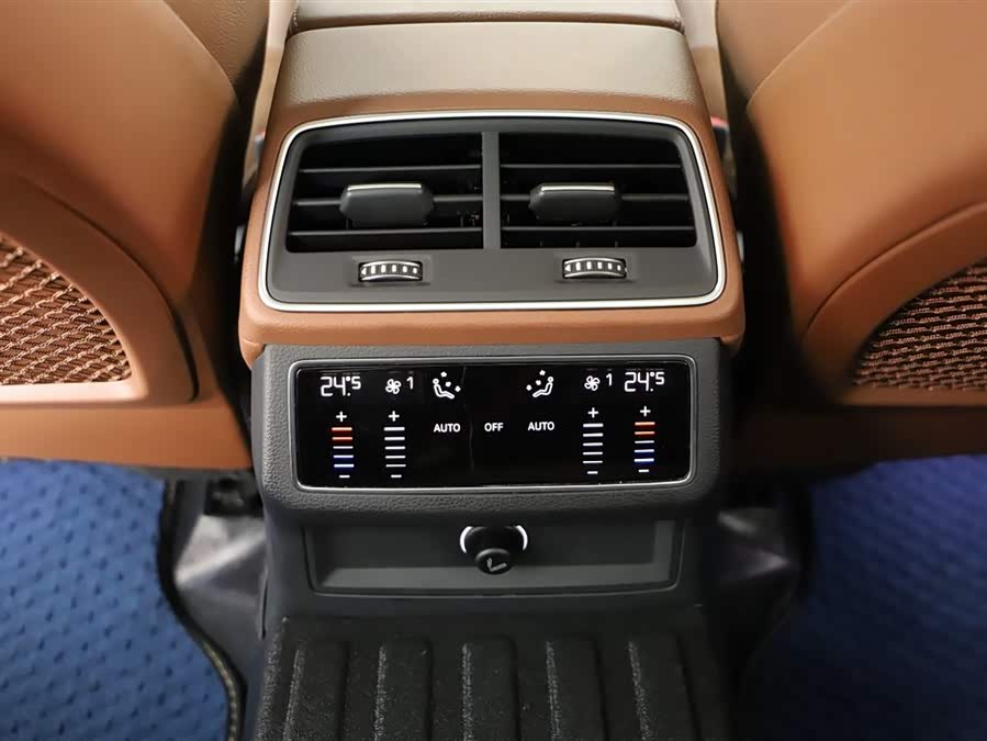 Audi A6L 2021 car image #16