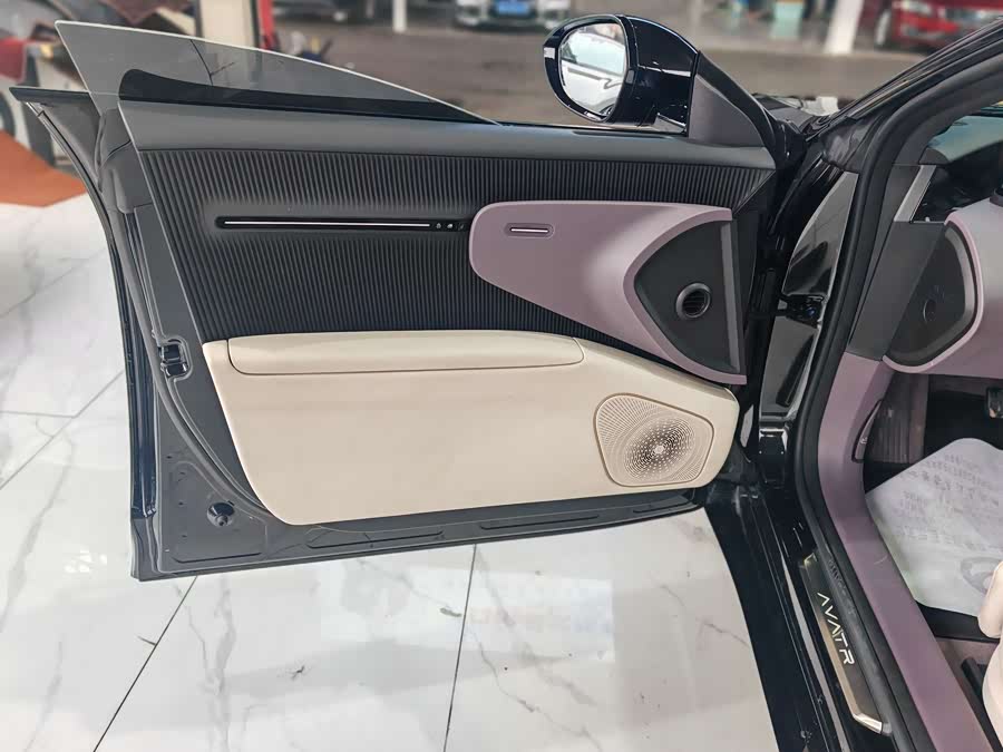 Avatr 12 2024 car image #16