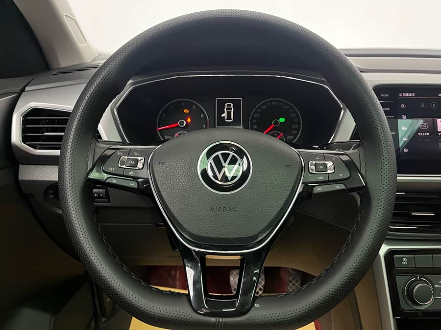 Volkswagen T-Cross 2021 car image #16