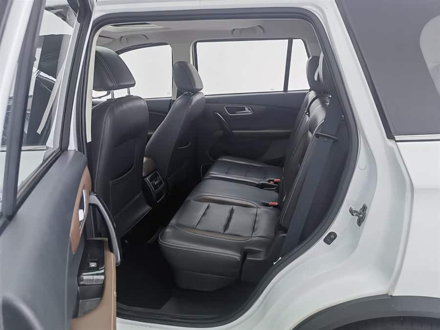 SWM X7 2018 صورة سيارة #16