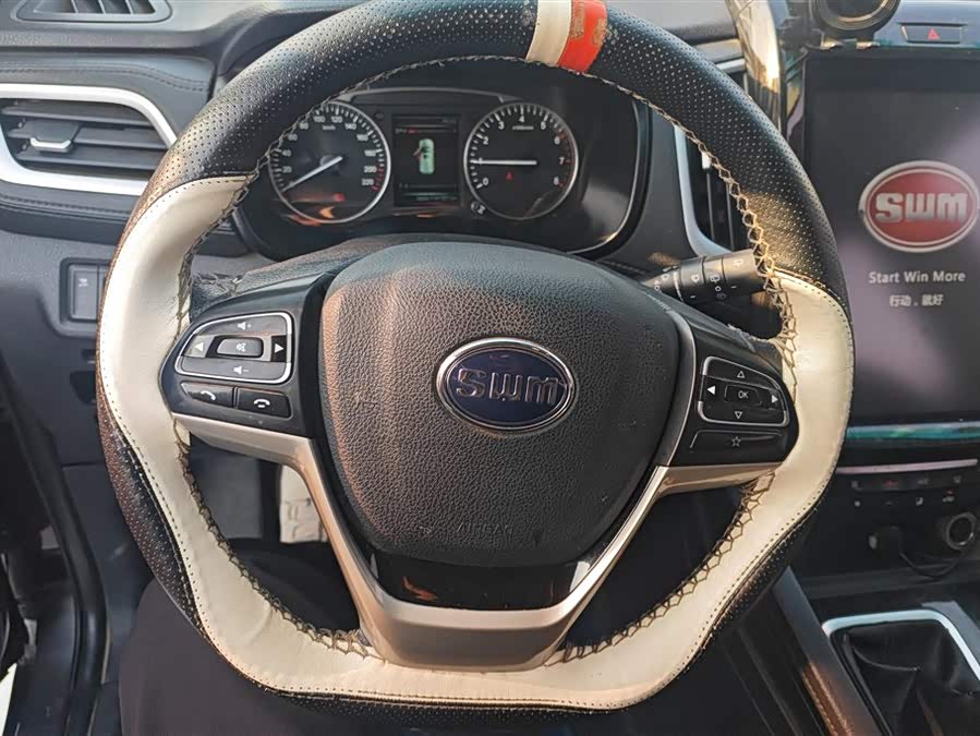 SWM X7 2017 imagen de coche #16