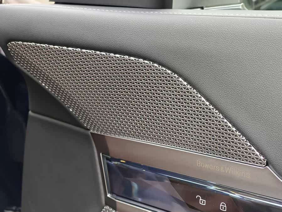 BMW i7 2024 imagen de coche #16