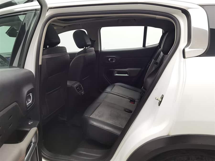 Citroen C5 AIRCROSS 2018 car image #16