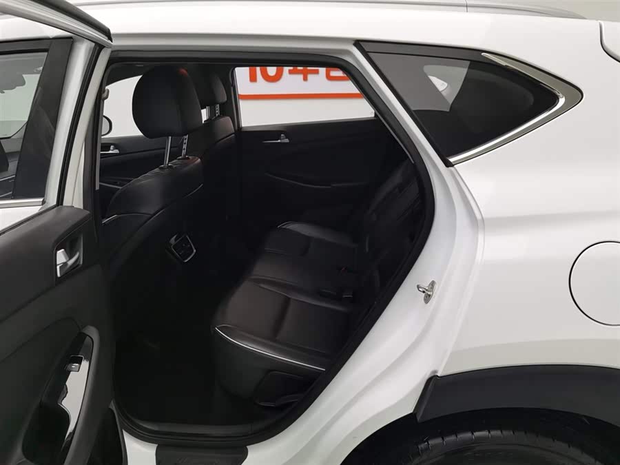 Hyundai Tucson 2020 car image #16