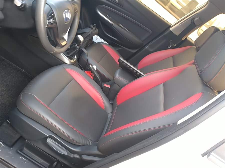 Changan CS15 2017 صورة سيارة #16