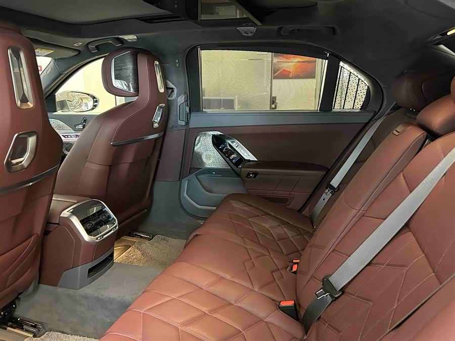 BMW i7 2024 #16 BMW i7 2024 car image #16